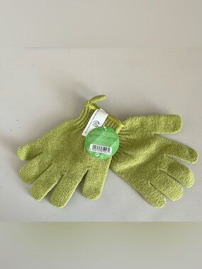 The Body Shop Lime Green Exfoliating Gloves